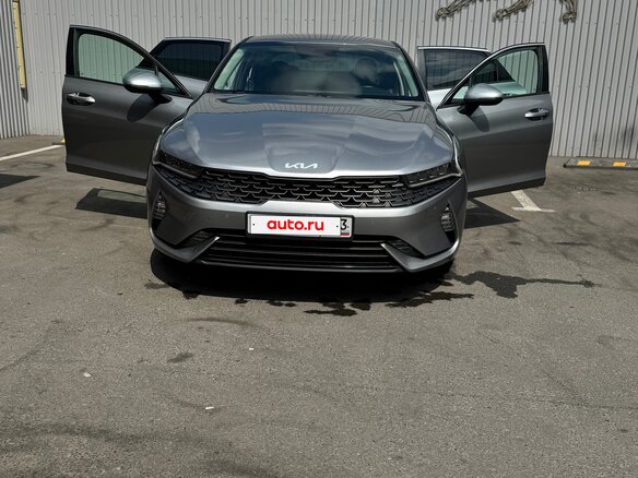 2022 Kia K5 III, серый, 3000000 рублей - вид 1