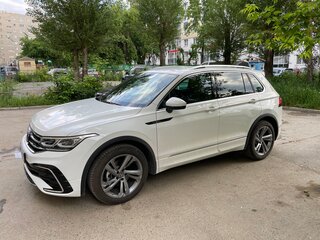 2021 Volkswagen Tiguan II Рестайлинг, белый, 4900000 рублей, вид 2