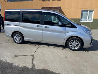 2019 Honda Stepwgn V Рестайлинг, серебристый, 1900000 рублей, вид 5