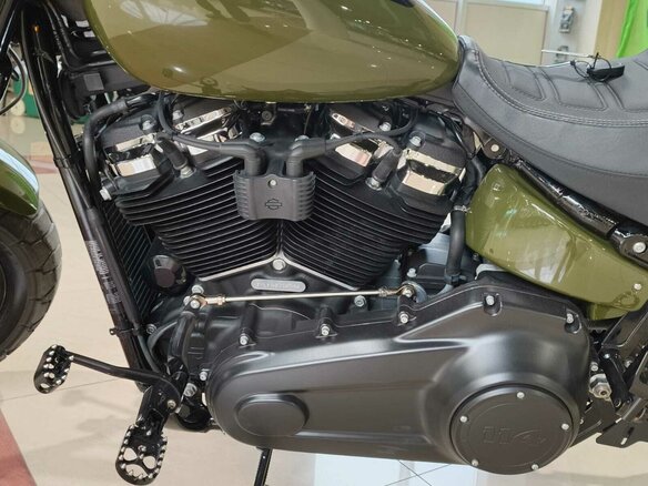 2022 Harley-Davidson Fat Bob, зелёный - вид 11
