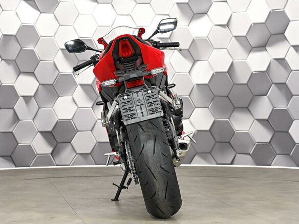 2026 Honda CBR 650R, красный, 1377000 рублей - вид 5
