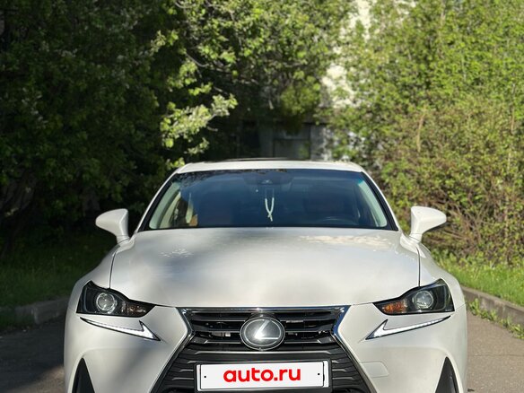 2020 Lexus IS 300 III Рестайлинг, белый, 2490000 рублей - вид 1