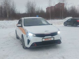 2021 Kia Rio IV Рестайлинг, белый, 1400000 рублей, вид 3