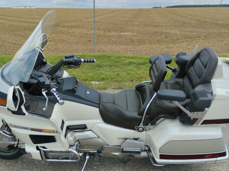 1990 Honda GL 1500 Gold Wing, белый, 382072 рублей, вид 4