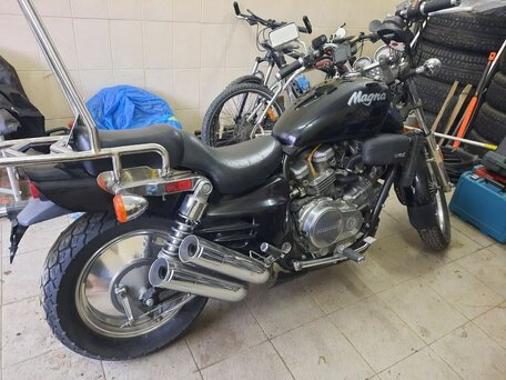 1987 Honda Magna, чёрный, 450000 рублей, вид 2