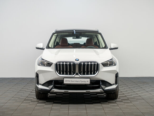2026 BMW X1 Long 25Li xDrive III (U11/U12), белый, 5550000 рублей - вид 1