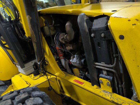 2005 New Holland LB115, золотистый, 5150000 рублей - вид 8