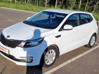 2016 Kia Rio III Рестайлинг, белый, 1450000 рублей, вид 2