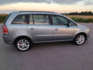 2005 Opel Zafira B, серый, 520146 рублей, вид 3