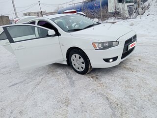 2007 Mitsubishi Lancer X, белый, 700000 рублей, вид 3