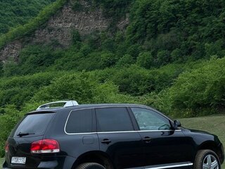 2006 Volkswagen Touareg I, чёрный, 800000 рублей, вид 3