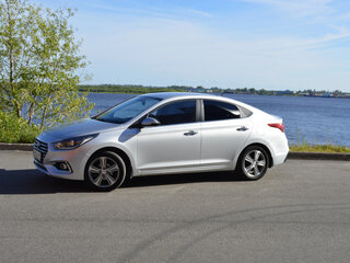 2018 Hyundai Solaris II, серебристый, 1650000 рублей, вид 2