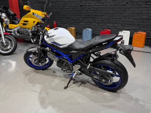2019 Suzuki SV 650, белый, 535000 рублей - вид 1