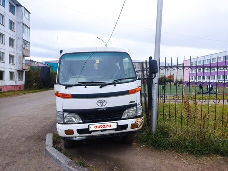 1987 Toyota Dyna, белый, 2000000 рублей, вид 2