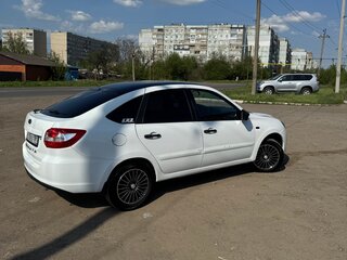 2015 Lada (ВАЗ) Granta I, белый, 400000 рублей, вид 3