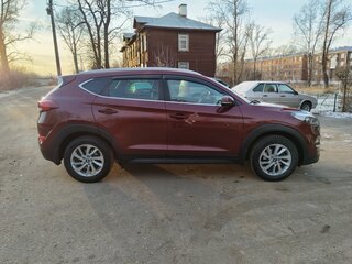 2016 Hyundai Tucson III, красный, 1950000 рублей, вид 2