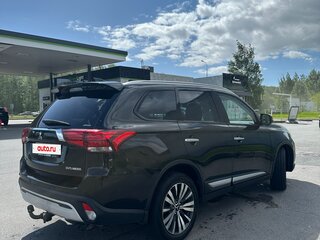2019 Mitsubishi Outlander III Рестайлинг 3, чёрный, 2235000 рублей, вид 3