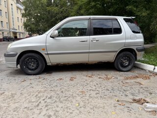 1999 Toyota Raum I, серый, 320000 рублей, вид 2