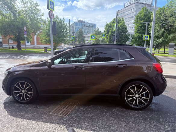2014 Mercedes-Benz GLA 200 I (X156), коричневый - вид 19