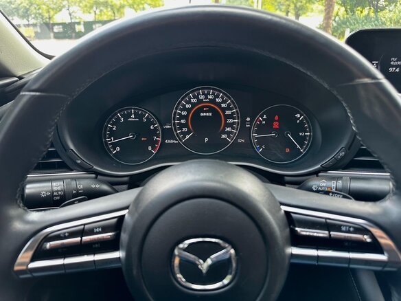 2023 Mazda 3 Axela IV (BP), синий, 1440000 рублей - вид 11