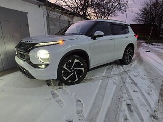 2021 Mitsubishi Outlander IV, белый, 4050000 рублей, вид 1