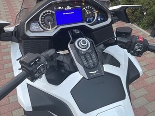 2022 Honda GL 1800 Gold Wing, белый, 3353740 рублей, вид 5