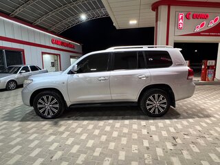 2011 Toyota Land Cruiser 200 Series, серебристый, 3000000 рублей, вид 3