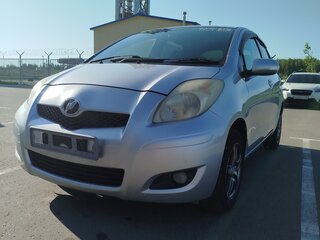 2009 Toyota Vitz II (XP90), серый, 570000 рублей, вид 2