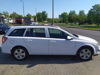2009 Opel Astra H Рестайлинг, белый, 590999 рублей, вид 4