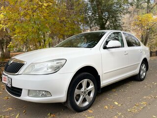 2012 Skoda Octavia II (A5) Рестайлинг, белый, 1200000 рублей, вид 1
