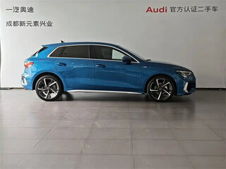 2022 Audi A3 Sportback 35 TFSI IV (8Y), синий, 1680000 рублей, вид 4
