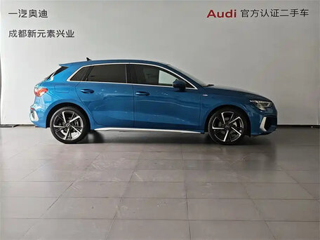2022 Audi A3 Sportback 35 TFSI IV (8Y), синий, 1680000 рублей, вид 4