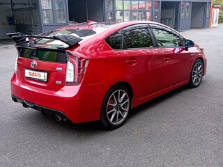 2014 Toyota Prius III Рестайлинг (XW30), красный, 1500000 рублей, вид 4