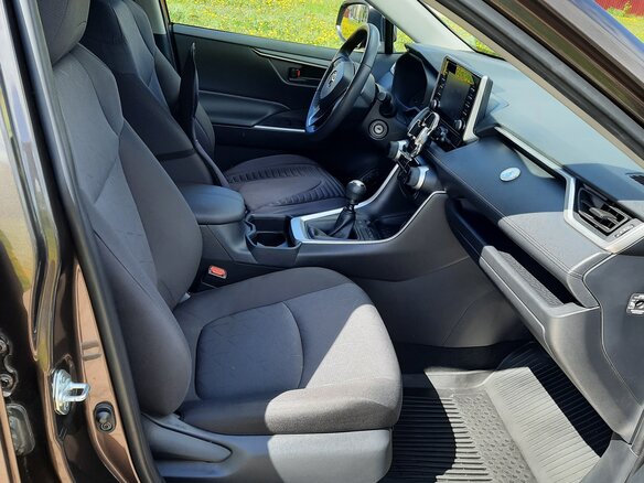 2021 Toyota RAV4 V (XA50), коричневый, 3400000 рублей - вид 14