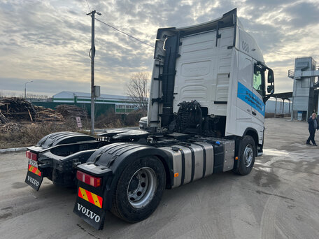 2020 Volvo FH, белый, 10200000 рублей, вид 5