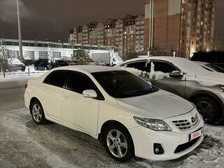 2012 Toyota Corolla X (E140, E150) Рестайлинг, белый, 1400000 рублей, вид 3