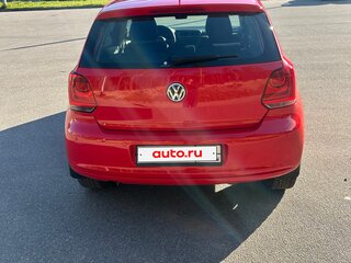 2014 Volkswagen Polo V, красный, 750000 рублей, вид 4