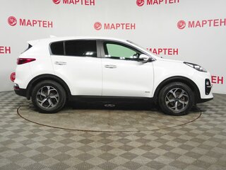 2019 Kia Sportage IV Рестайлинг, белый, 2132000 рублей, вид 4