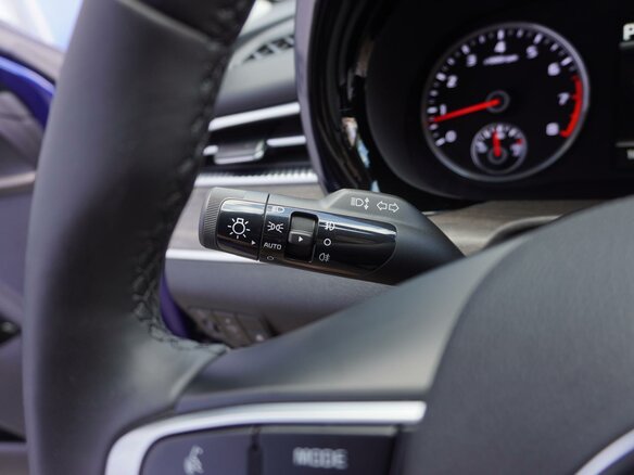 2022 Kia K5 III, синий, 3850000 рублей - вид 10