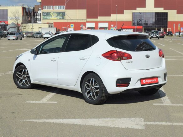2015 Kia Ceed II Рестайлинг, белый - вид 3