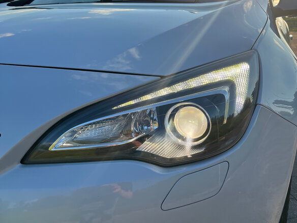 2012 Opel Astra GTC J Рестайлинг, белый, 750000 рублей - вид 5