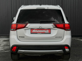 2015 Mitsubishi Outlander III Рестайлинг 2, белый, 1650000 рублей, вид 5