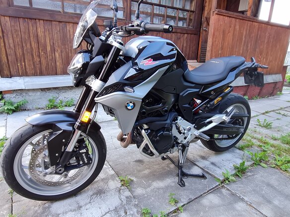 2020 BMW F 900 R, чёрный, 1099000 рублей - вид 2
