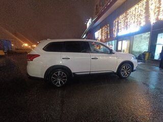 2018 Mitsubishi Outlander III Рестайлинг 2, белый, 1700000 рублей, вид 5