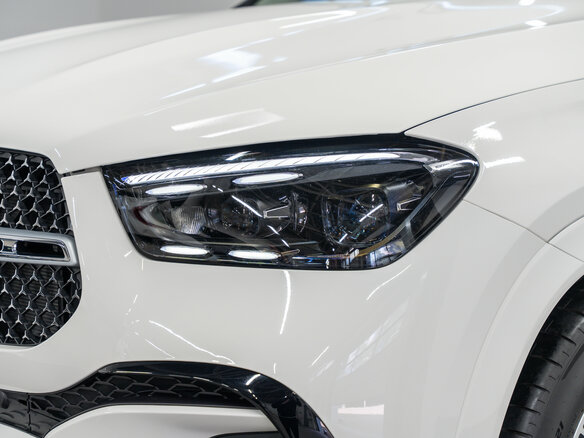 2025 Mercedes-Benz GLE 450 II (V167) Рестайлинг, белый - вид 1