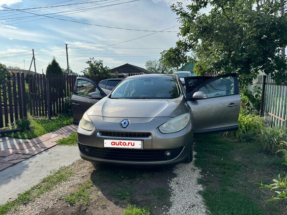 2010 Renault Fluence I, бежевый, 600000 рублей - вид 1