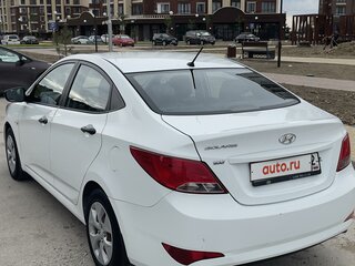 2015 Hyundai Solaris I Рестайлинг, белый, 1200000 рублей, вид 3