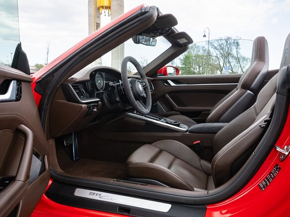 2019 Porsche 911 Carrera 4S VIII (992), красный - вид 15