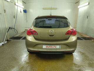 2013 Opel Astra J Рестайлинг, коричневый, 800000 рублей, вид 4