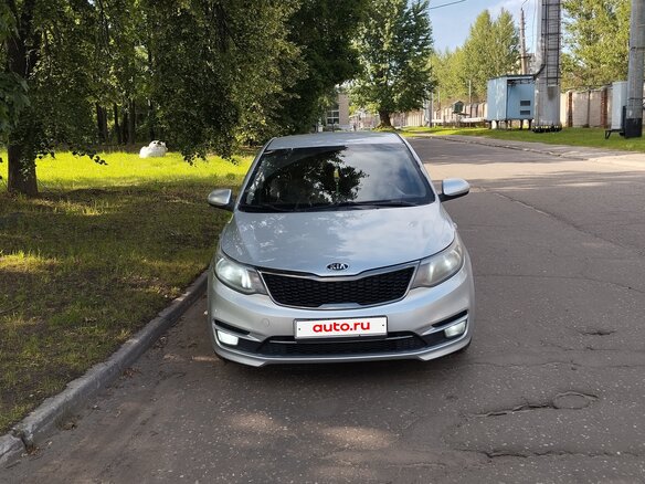 2016 Kia Rio III Рестайлинг, серебристый, 600000 рублей - вид 6